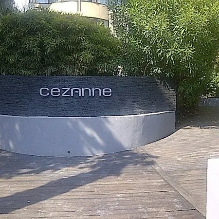Szálloda Cezanne